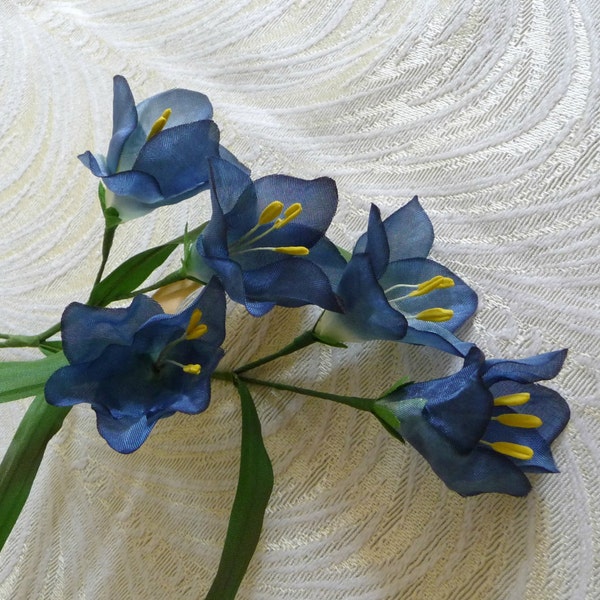 Vintage Millinery Flowers Navy Blue Silk Freesia Lilies Spray of Five NOS from Germany for Hats, Bouquets, Corsages, Wedding 2FV0053N