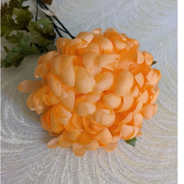 Große Vintage Französische Pfirsich Orange Chrysantheme Hutmacher Blume Pom Pom NOS für Hüte Hochzeiten Fascinator, Sträuße, Blumenarrangements