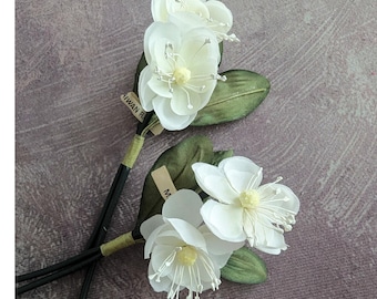2 Bunches Vintage Cherry Blossoms 4 White Millinery Flowers on Stems for Hats, Crafts NOS