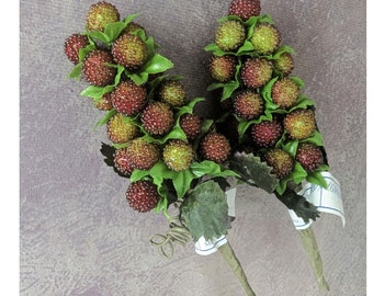 Clearance SALE 2 Bunches Millinery Raspberries Ripening Red Green Berries Mulberries Beaded Fruit for Hats Crafts Costumes NOS