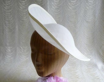 12 "Elfenbein Creme Hut Basis Fascinator Hut Form für DIY Hutmacher Versorgung Teardrop Form Buckram 30cm breit nach oben gebogener Rand nicht bereit zu tragen