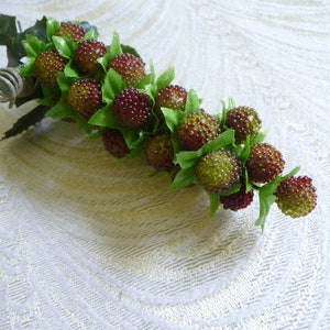 Millinery Raspberry Spray Ripening Green Red Berries Beaded Fruit for Hats Crafts Hair Crowns Clips Costumes NOS F19C