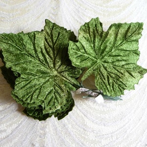 Vintage Velvet Leaves Green Maple Grape Millinery Bunch of 12 NOS for Crafts Hats Velvet Fall Crafts Pumpkins 7LS0006G