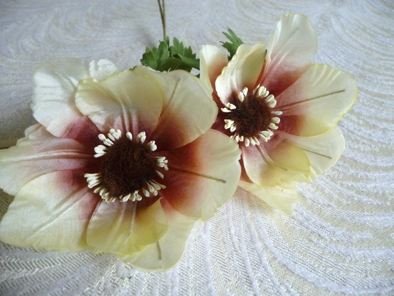 Vintage Twin Millinery Anemones Pale Yellow Cream Copper Rust Silk Millinery Flowers Poppies NOS Germany for Hats Fascinators Crowns Corsage