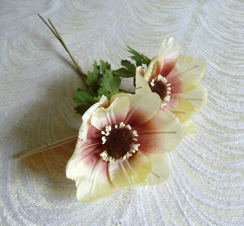 Vintage Twin Millinery Anemones Pale Yellow Cream Copper Rust Silk Millinery Flowers Poppies NOS Germany for Hats Fascinators Crowns Corsage