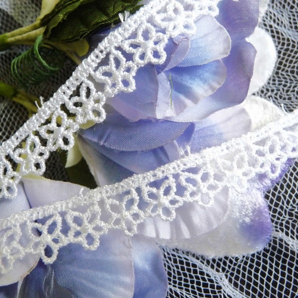 CLEARANCE SALE 6 Yards White Venise Lace .5" Wide Bolt End VL46