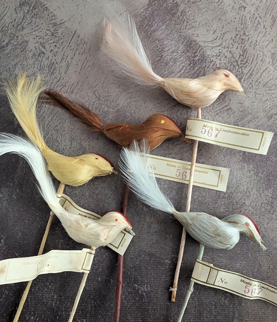 アンティークの鳥帽子飾り、古びた黄色の羽根、ヴィンテージ、現状有姿