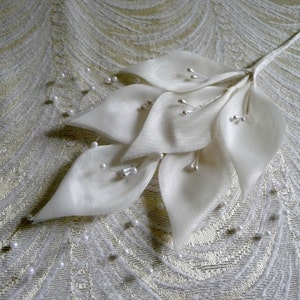 Vintage Millinery Calla Lily Flowers Satin Organdy White Leaves with Pearls for Bridal Veils, Hats, Gowns, Vintage Weddings 4FV0153W