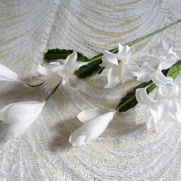 Two Stems Vintage Orange Blossoms Buds White Silk Flowers Millinery  for Weddings Bridal Crowns Corsages Floral Arrangements 4FV0199W