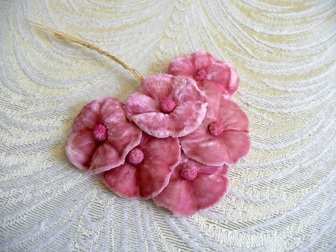 Vintage Velvet Millinery Flowers Small Pink NOS Germany Bunch of Six
