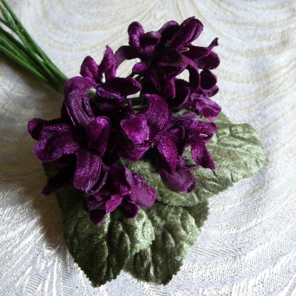 Velvet Violets Millinery Bouquet Wine Purple Old Fashioned Flowers for Crafts Hats Scrapbooking 2FN0079AU