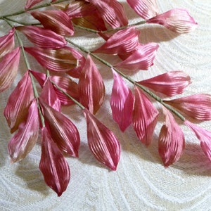 SALE Vintage Rose Pink Olive Green Ombre Satin Leaves Spray of 33 for Hats Crafts NOS Millinery