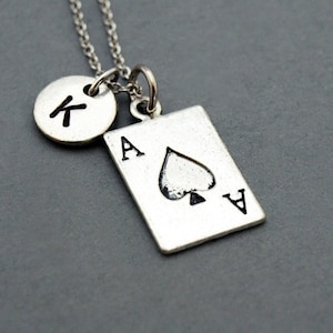 Collana asso di picche, ciondolo asso di picche, carta da gioco, argento antico, collana iniziale, iniziale timbrata a mano, personalizzata, monogramma