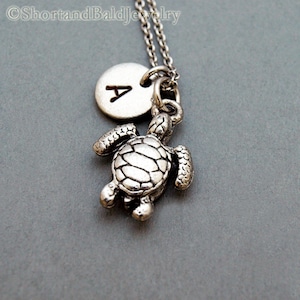 Wasserschildkröte Halskette, Silber Meeresschildkröte Charme Halskette, Meeresschildkröte, personalisierte Wasserschildkröte, erste Halskette, personalisiert, Monogramm
