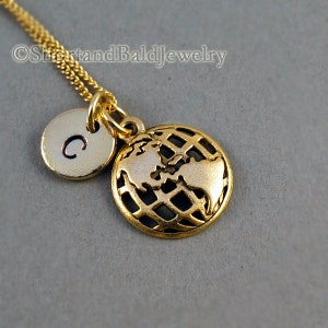 Globus Halskette, Weltkugel Kette, Earth Day, antikes Gold, ursprüngliche Halskette, erste Hand gestempelt, personalisiert, Monogramm