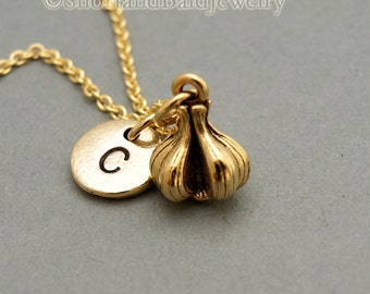 Garlic cloves 3D charm necklace, vegetable, garlic necklace, antique gold, initial necklace, initial hand stamped, personalized, monogram