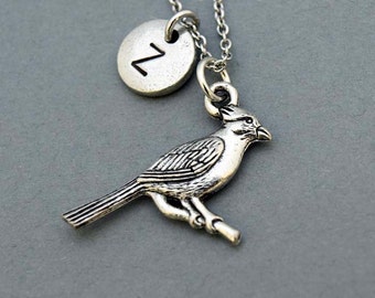Halskette mit Kardinal, Anhänger mit Kardinalmotiv, Initialenkette, handgestempelte Initialen, personalisiert, Antiksilber, Monogramm