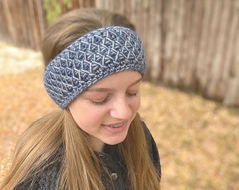 Sweet Bee Ear Warmer Crochet Pattern with Video & Photo Tutorials, unique crochet stitch, quick project, gift idea for all ages, warm