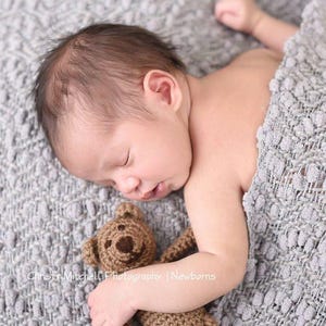 Orsetto di peluche - Peluche - Modello all'uncinetto, accessorio per foto di neonati, accessorio per fotografia, piccolo ami, orsetto amirugumi, orsetto di peluche