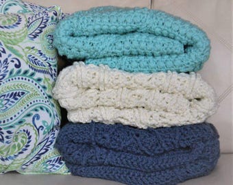 Modello per coperta all'uncinetto: grandi e comode coperte testurizzate (set di 3) (modello in PDF)