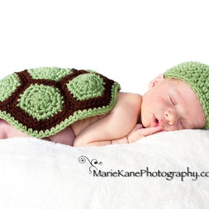Turtle Shell & Hat Photo Prop Crochet Pattern, newborn photography, photo prop, turtle theme nursery, simple beanie, infant pictures image 1