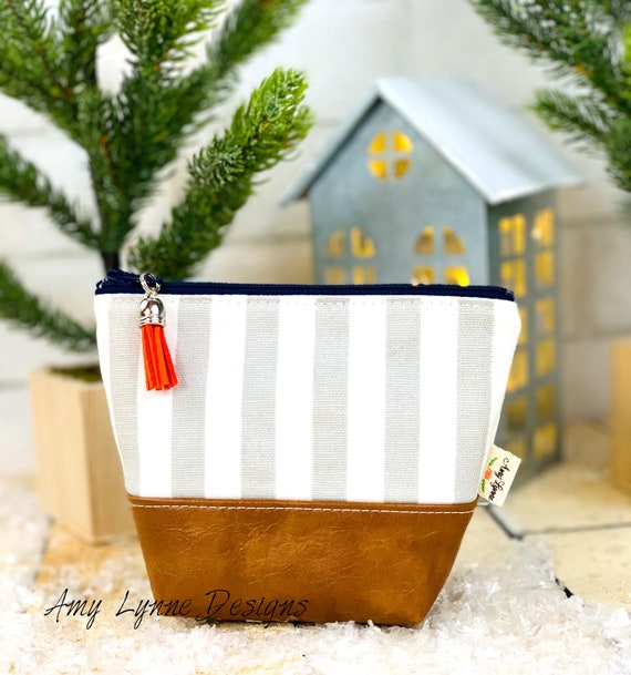 Essential Oil Travel Pouch