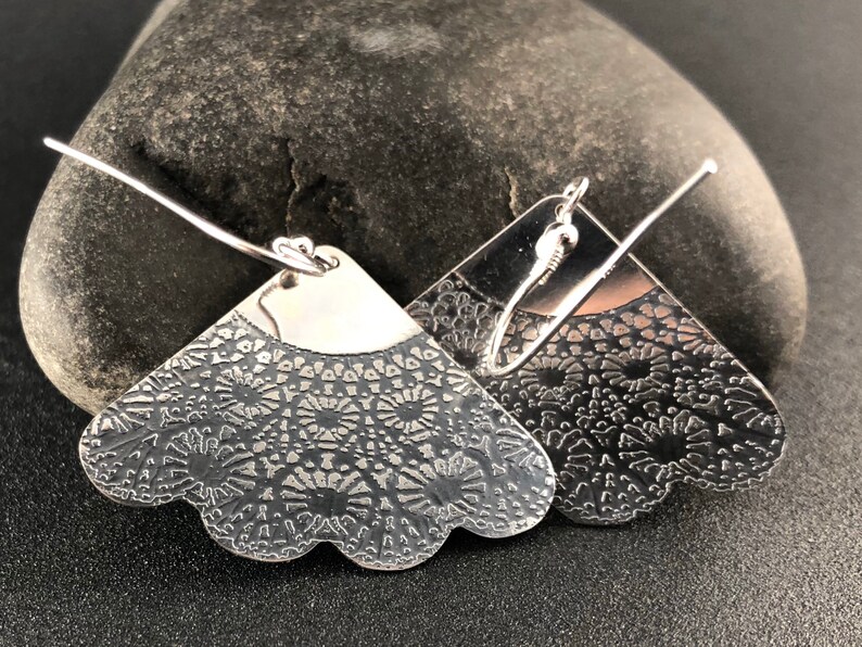 Drop earrings pendant lace engraving silver Dangle lace pattern earrings silver Lace engraved Jewel Silver Lace pendant Silver image 2