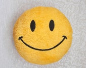 Happy face, Smiling face, Smiley face, Smiley, PLUSH pillow, round yellow, old style, classic style, vintage style, smile old style pillow