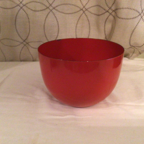 Vintage Finel 21cm Bright Red Enamelware Bowl Made in Finland Large 8.5” wide x 6” deep12