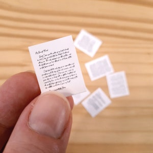 Cartas de amor en miniatura / Juego de 8 páginas de cartas escritas en miniatura / Accesorio para casa de muñecas / Decoración del hogar para casa de muñecas / Miniaturas desordenadas / Escala 1:12