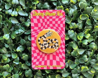 Sandworm Pin, Pinback Button, Jacket Pin, Funny Pin, Jacket Button, Movie Pin, Beetlejuice,Pin, Nostalgia, Trendy Pin, Gift, Beetlejuice Pin