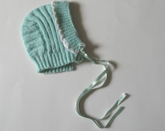 GREEN BABY BONNET 1960s vintage knit infant hat with satin ribbon ties