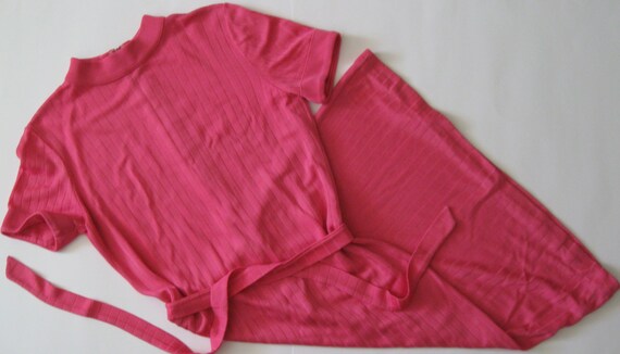 MOD DRESS 1960s vintage hot pink knit shift with b