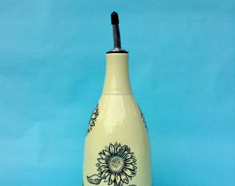 The Oil or Vinegar yellow Bottle with sunflowers patterns, with or without inscription oil,olio,huile,vinegar,vinaigre