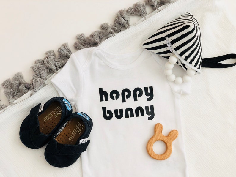 Easter Baby Onesie Baby Bodysuit or T-shirt Bunny Bodysuit New Black /& more Hoppy Bunny Spring Bunny Onesie Blush Pink