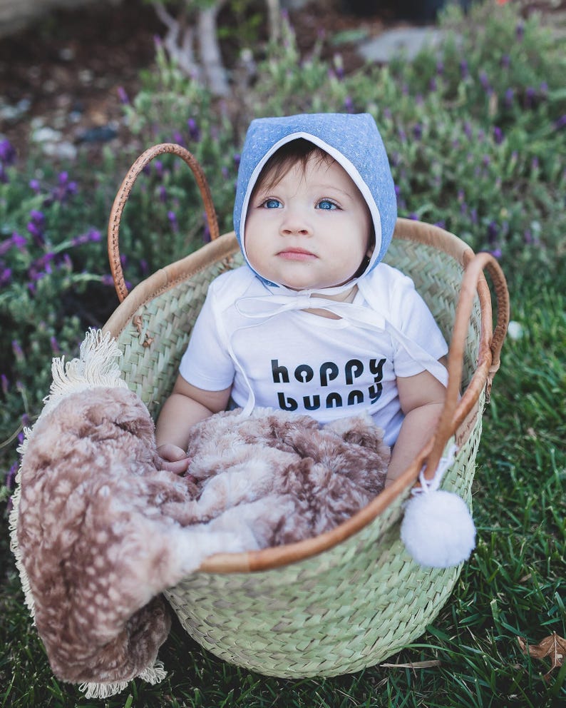 Easter Baby Onesie Baby Bodysuit or T-shirt Bunny Bodysuit New Black /& more Hoppy Bunny Spring Bunny Onesie Blush Pink