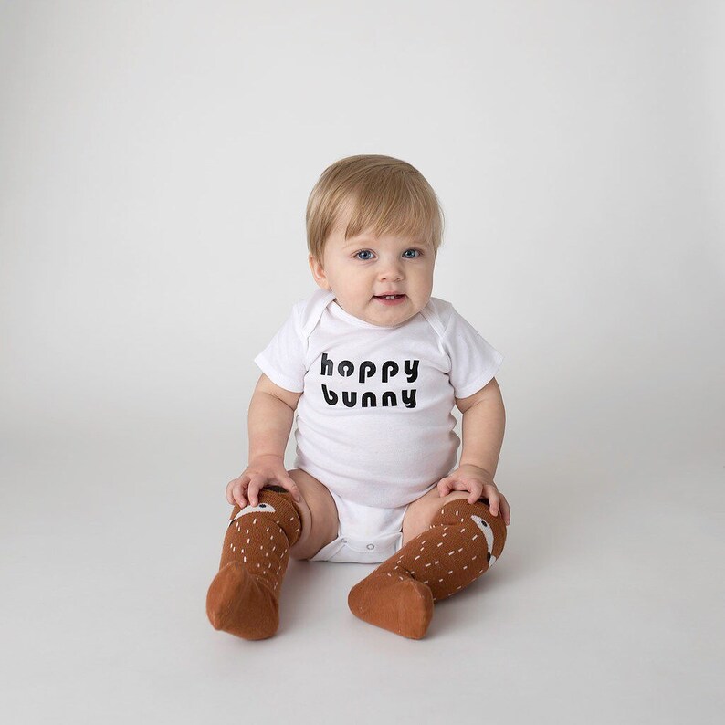 Easter Baby Onesie Baby Bodysuit or T-shirt Bunny Bodysuit New Black /& more Hoppy Bunny Spring Bunny Onesie Blush Pink