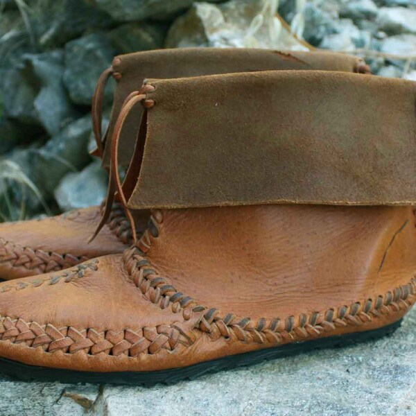 Unisex Handmade leather Moccasins, size 41/42, (27cm length of rubber sole)