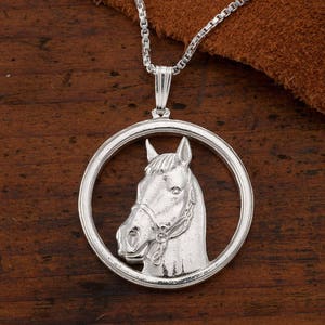 Sterling zilveren paard hanger, zilveren paard sieraden, paardensport sieraden, wild life sieraden, 1 "in diameter, (#X 694S)