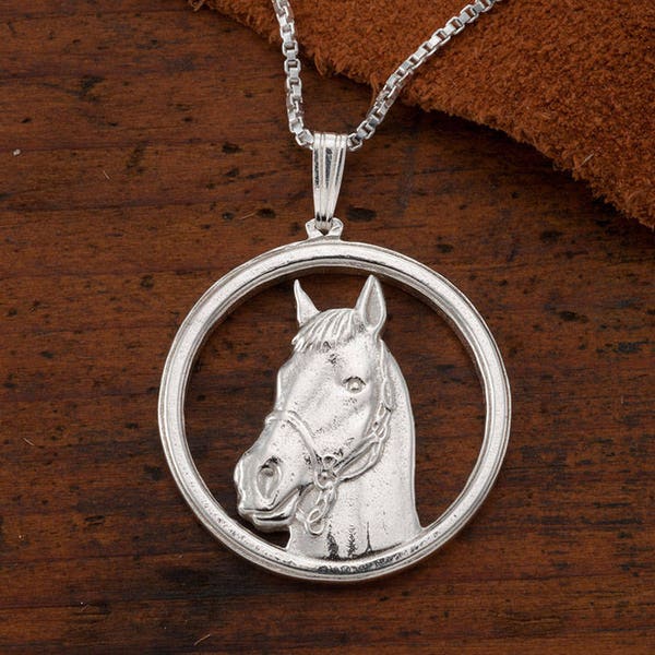 Colgante de caballo de plata esterlina, Joyería de caballo de plata, Joyería ecuestre, Joyería wild life, 1" de diámetro, ( #X 694S )