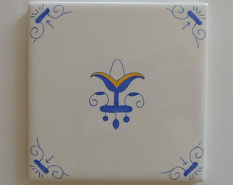 Blue and White Decorative wall tiles Corner Motif Design Deft Style in Blue and Yellow