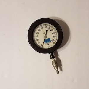 Vintage US Gauge with PAN AM property tag on face