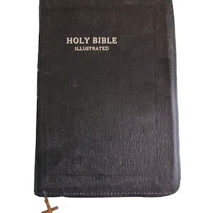 Holy Bible - Illustrated - Red Letter Edition - King James Version - Zippered Closure