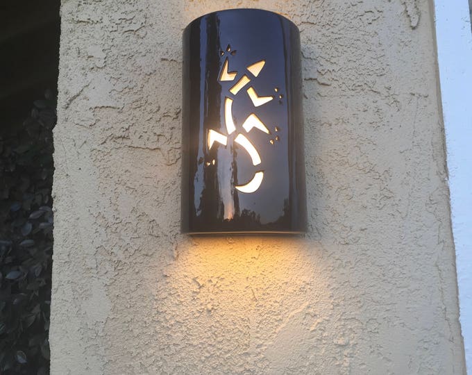 Gecko Outdoor Ceramic Wall Sconce