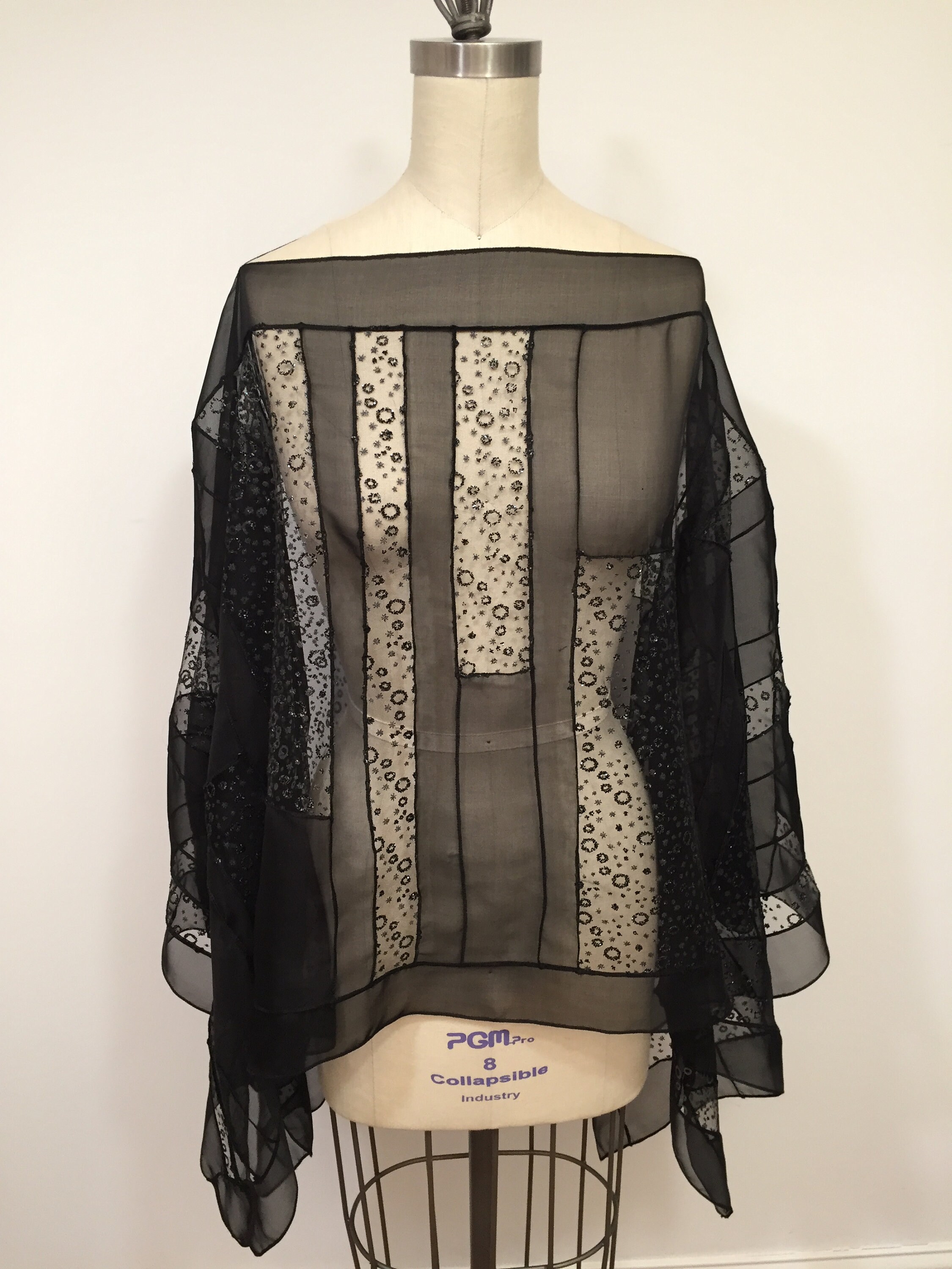 KNITTED PONCHO WITH SILK LINING BLACK