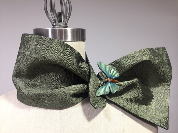 Reversible Mini Scarf, Jade And Black Mini Scarf, Embossed Silk, Key Hole Scarf, Neck Wormer, Neck Piece