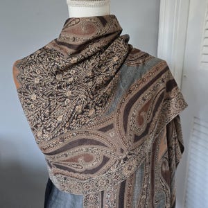 Vintage Tibetan Cashmere Unisex Shawl ~ Reversible Genuine Tibetan Pashmina Wool ~ Made in Tibet Wrap ~ Shawl ~ Alter Shawl