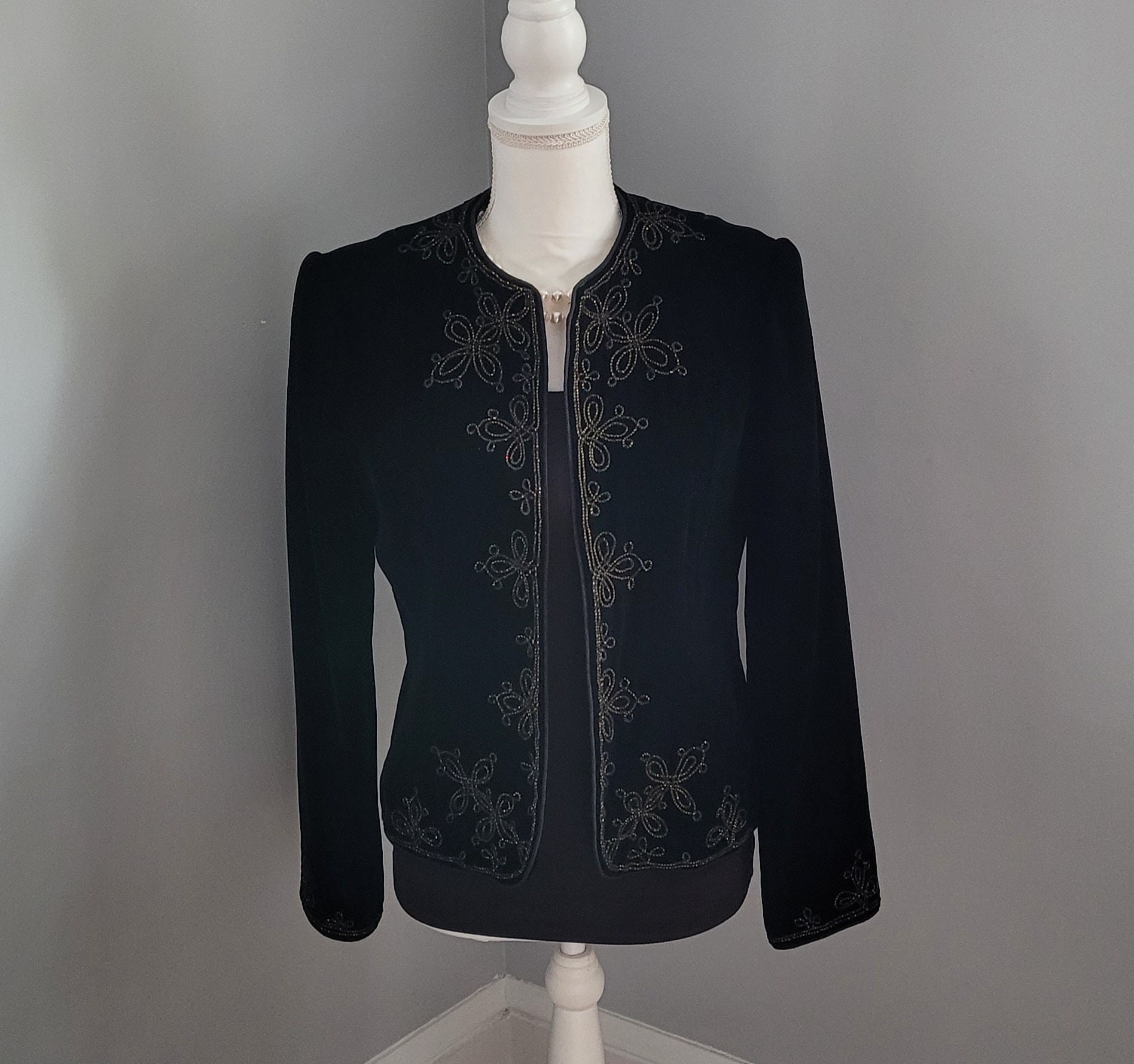 Oscar de la Renta ベルベット　ノーカラージャケット 黒 Vintage Oscar De La Renta Velvet Evening Jacket ~ Miss O Velvet
