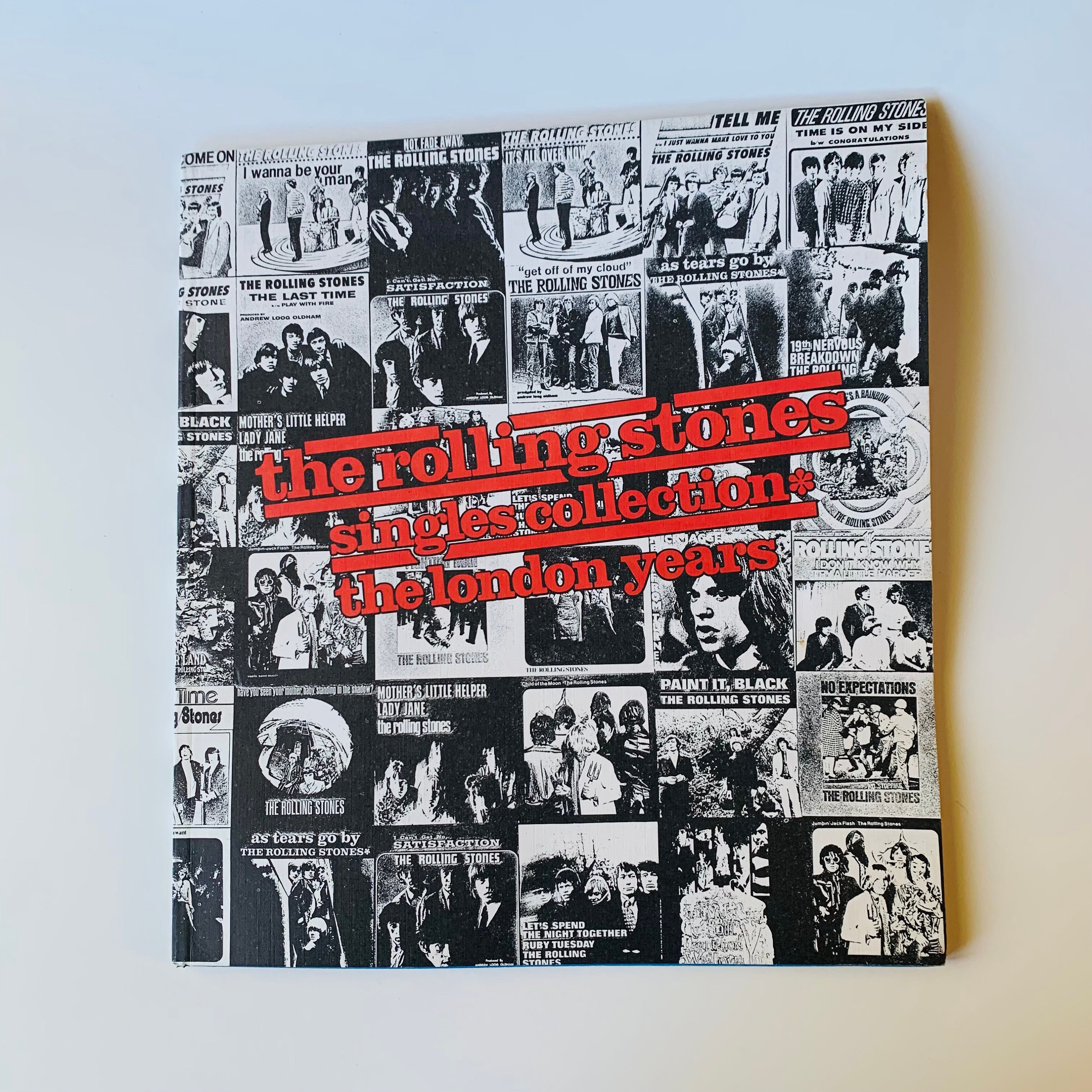 the rolling stones singles collection 本 The Rolling Stones / 7″ Singles 1966-1971 – SuperDeluxeEdition アート・デザイン・音楽