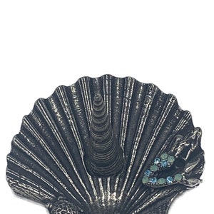 Mermaid ring holder